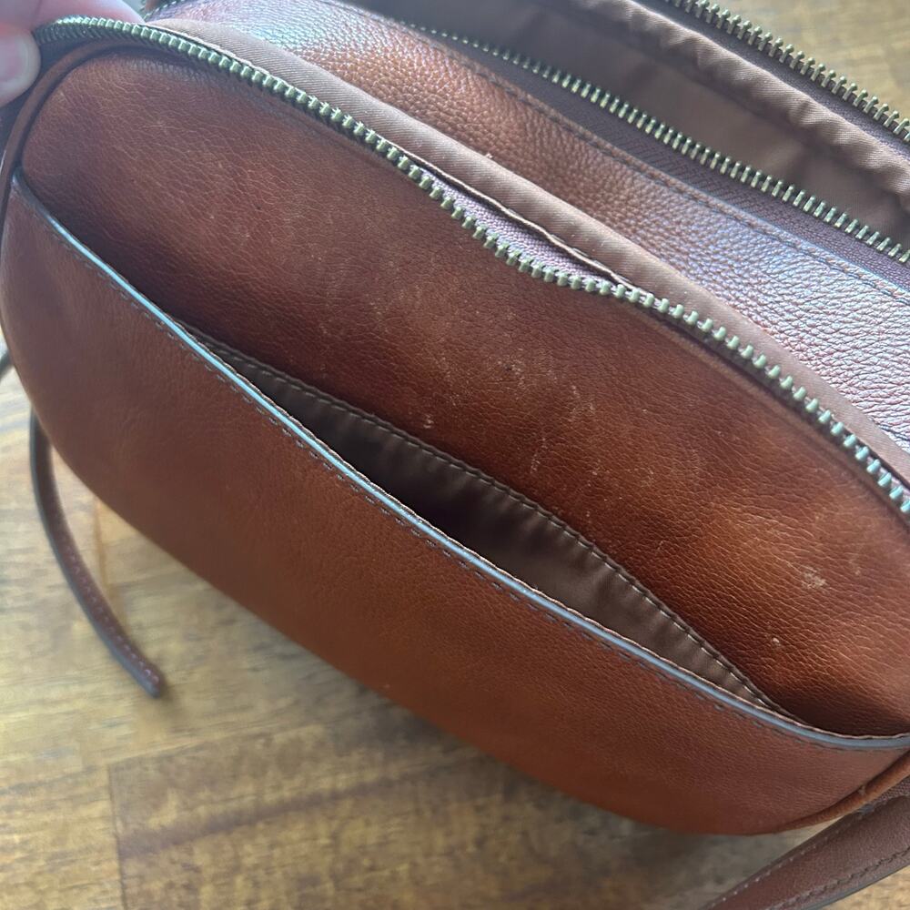 Vintage-Inspired Boho Minimalist Fossil Leather Crossbody - Picture 6 of 16